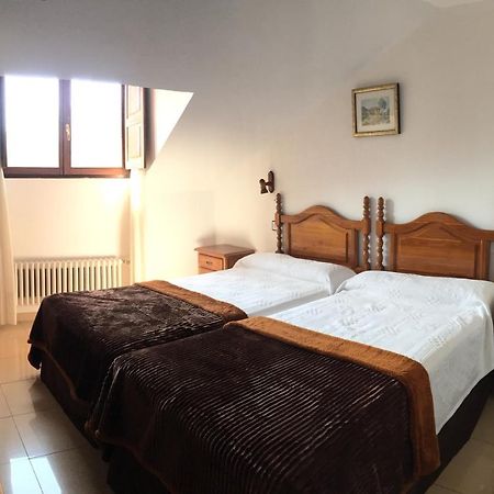 Hotel Trespalacios Panes Εξωτερικό φωτογραφία