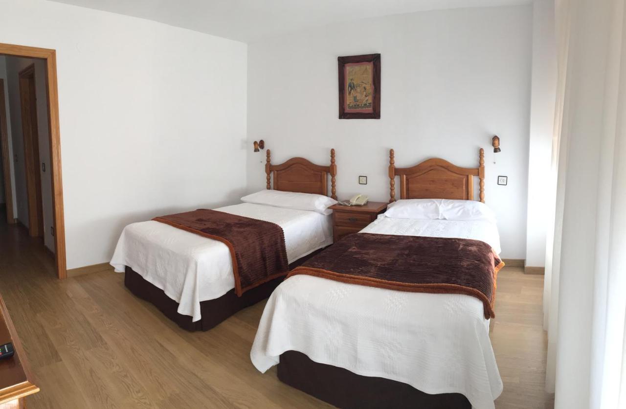 Hotel Trespalacios Panes Εξωτερικό φωτογραφία