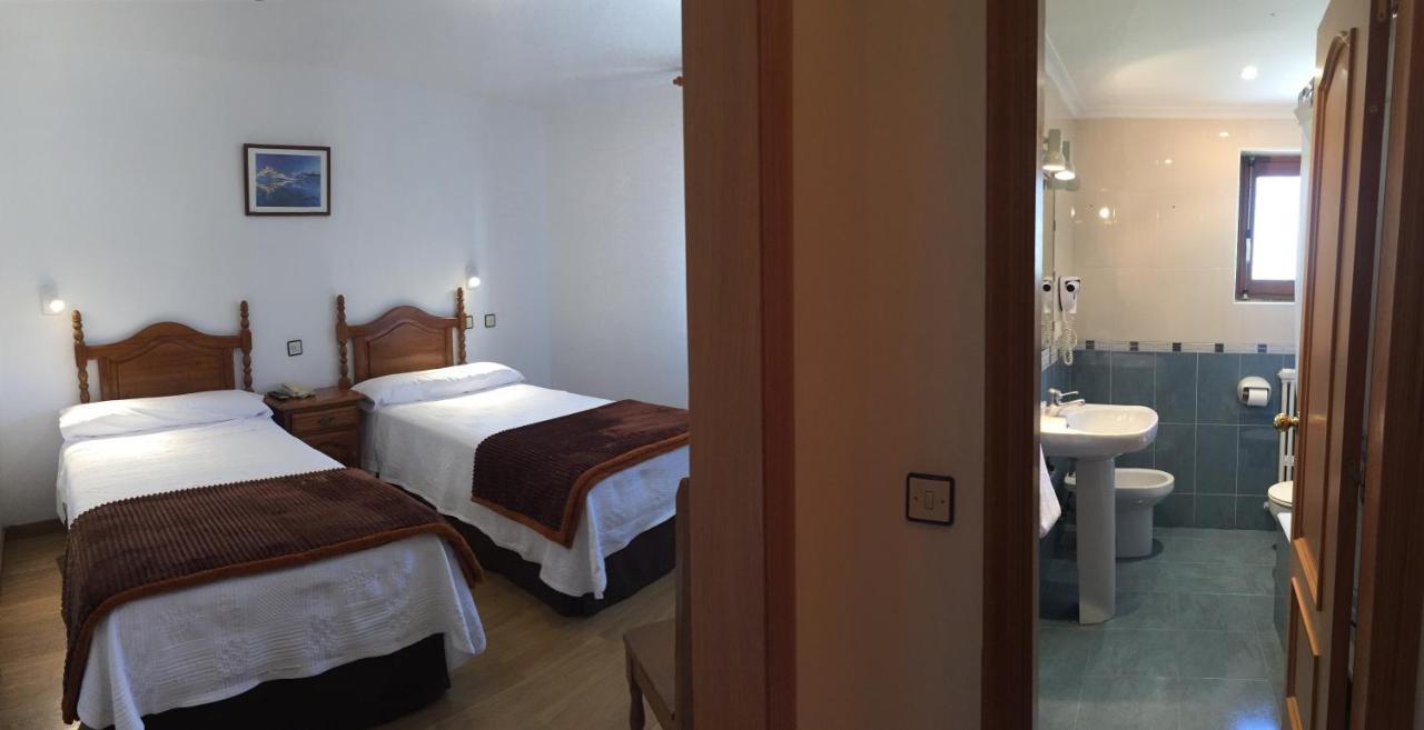 Hotel Trespalacios Panes Εξωτερικό φωτογραφία