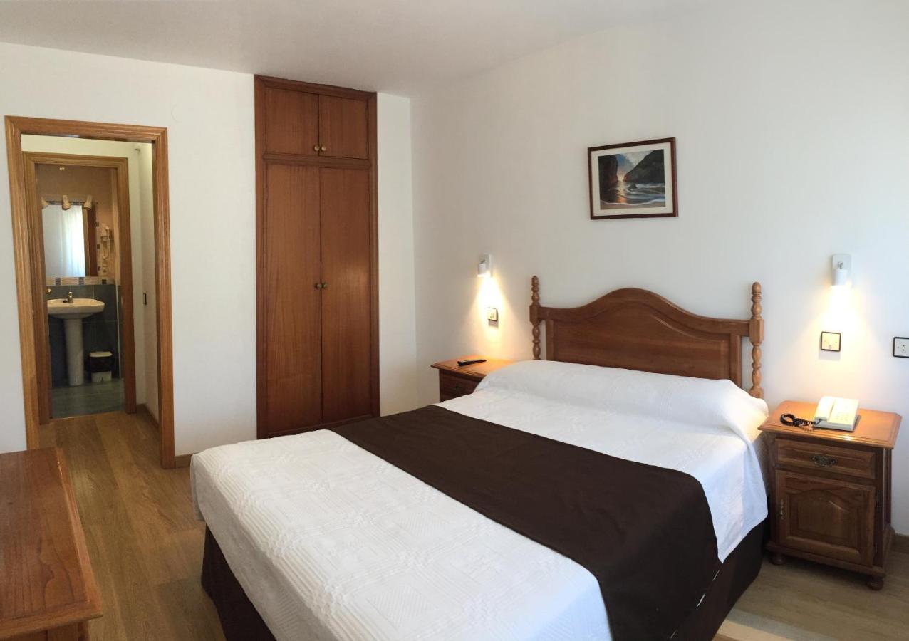 Hotel Trespalacios Panes Εξωτερικό φωτογραφία