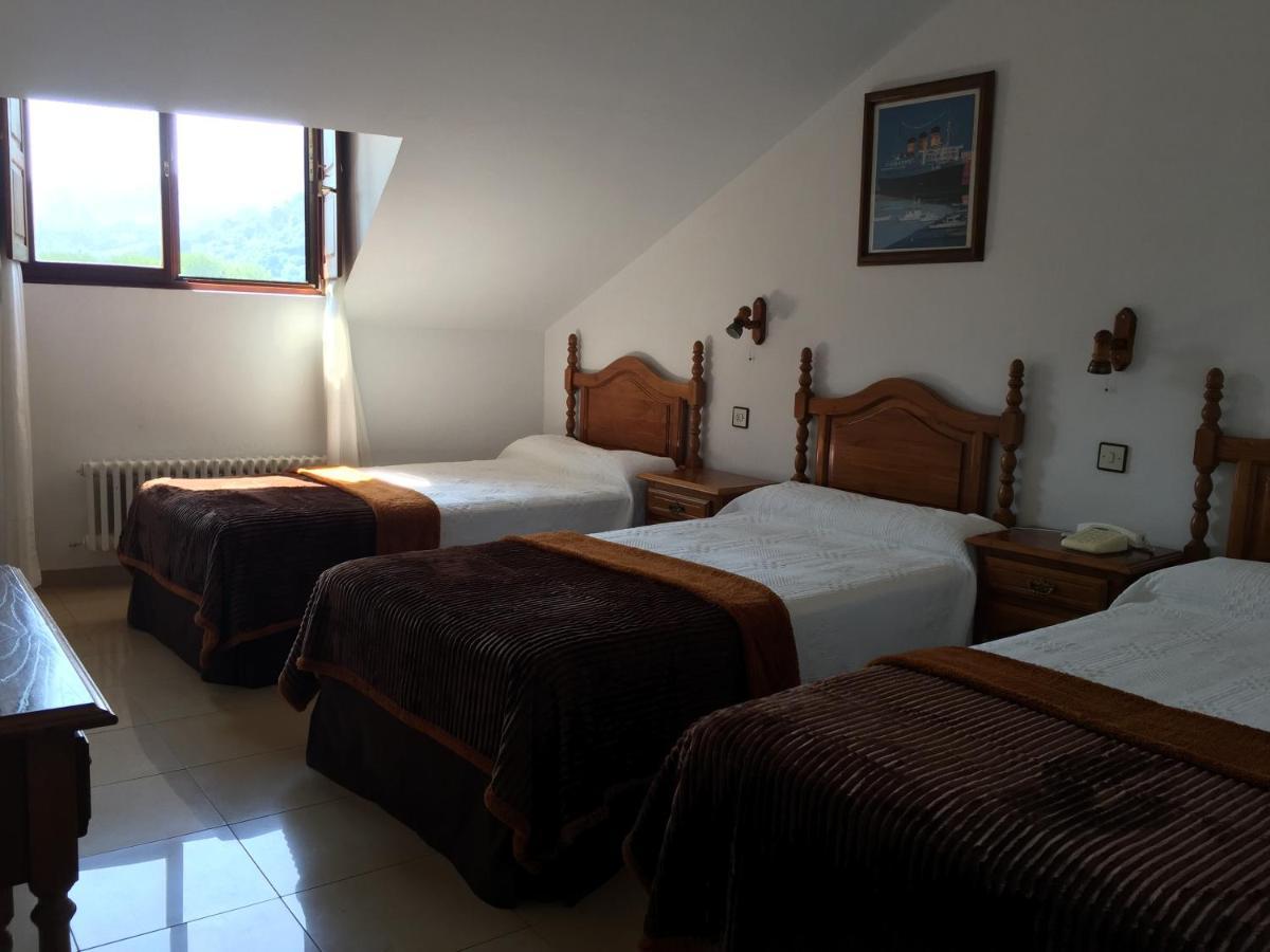 Hotel Trespalacios Panes Εξωτερικό φωτογραφία